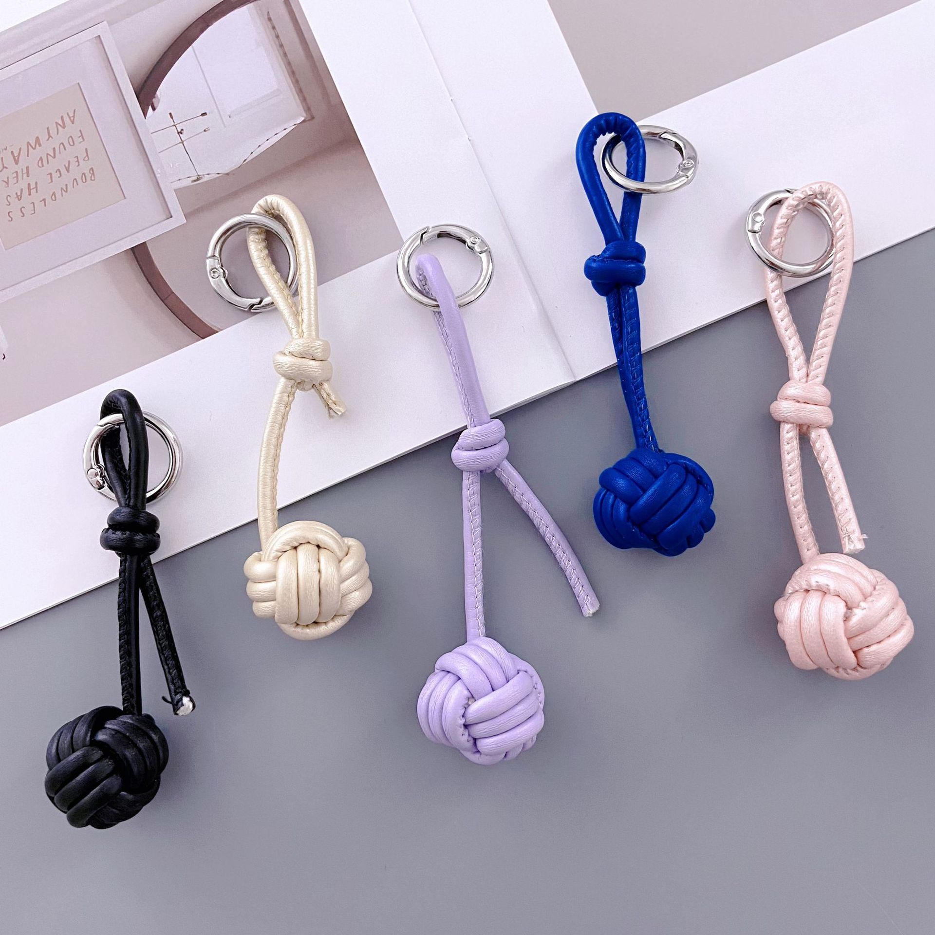 Pendentif de sac en cuir japon - Luxury Japanese Bags Brands avis et prix