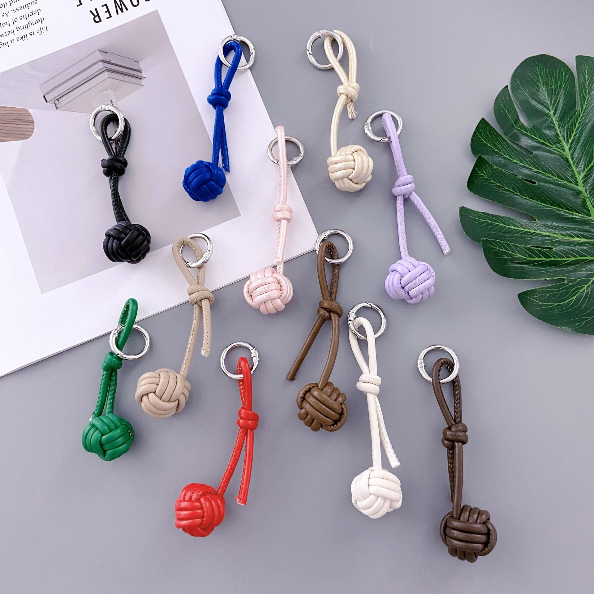 Pendentif de sac japonais Hara - Luxury Japanese Bags Brands avis et prix